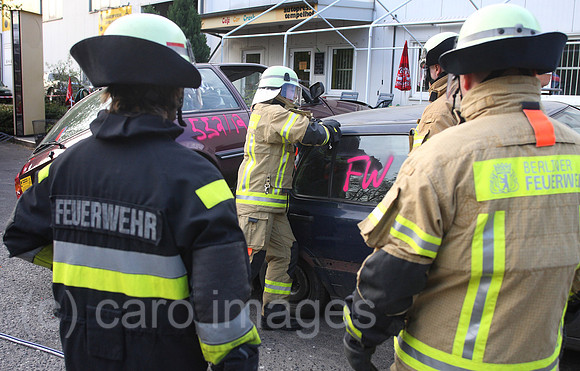 0MK120430D001CAROE.JPG