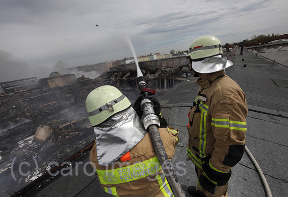 0MK120426D038CAROE.JPG