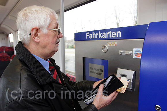 0KH050121D015CARO.JPG