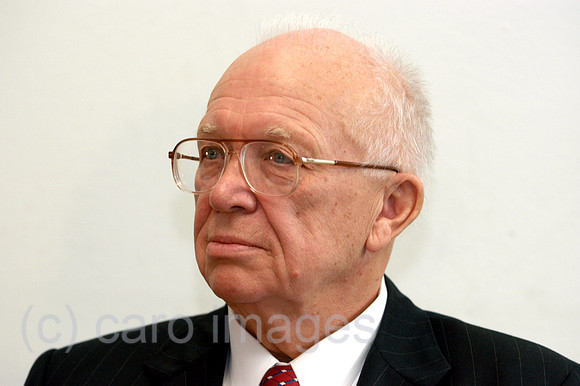 Y041103D006CARO.JPG