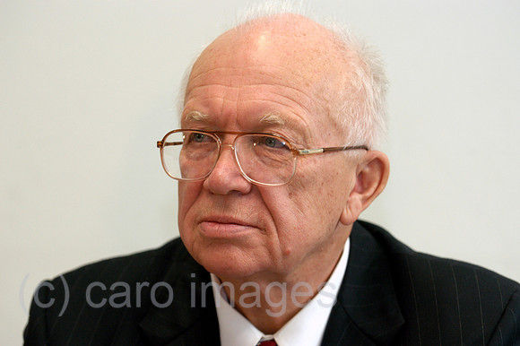 Y041103D001CARO.JPG