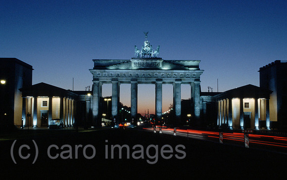 00M062301CARO.JPG