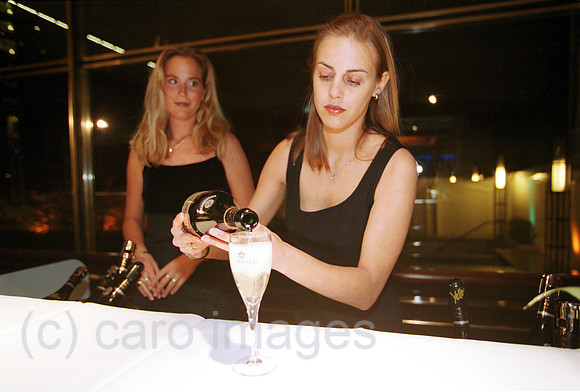 00M068301CARO.JPG