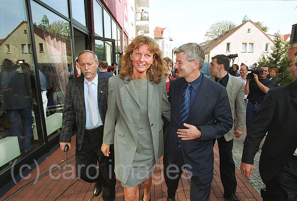 00M056728CARO.JPG