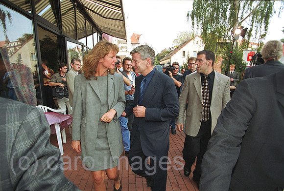00M056734CARO.JPG