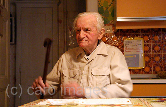 0GB061123D017CARO.JPG