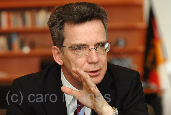 0MW061120D016CARO.JPG