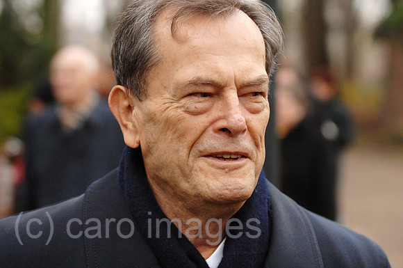 0MW061125D002CARO.JPG