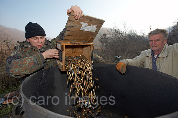 0KH061126D002CARO.JPG