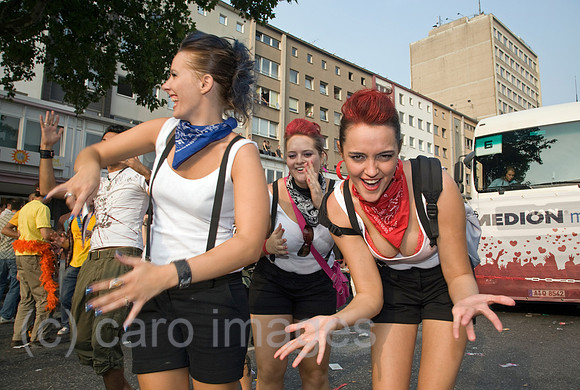 00X070825D045CARO.JPG