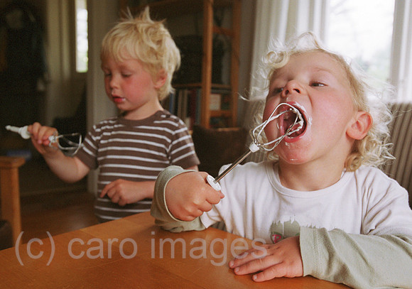 00Y056532CARO.JPG