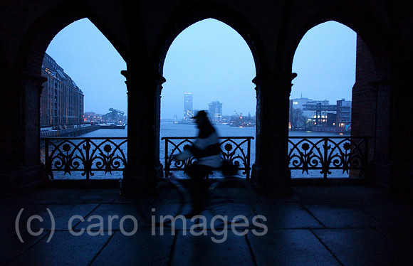 0MW060105D012CARO.JPG