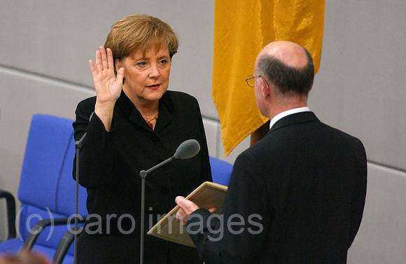 0MW051122D001CARO.JPG