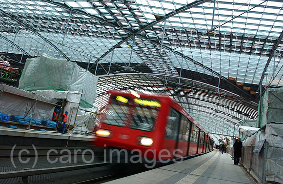 0MW051118D012CARO.JPG