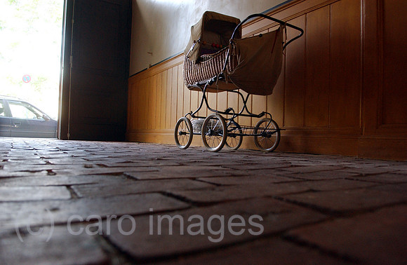 0MW050927D004CARO.JPG