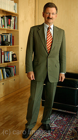 0MW050906D005CARO.JPG