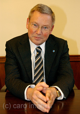 0MW051221D002CARO.JPG