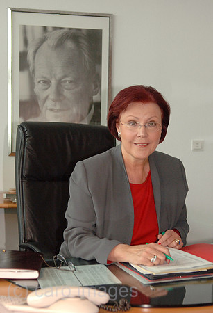 0MW060119D001CARO.JPG