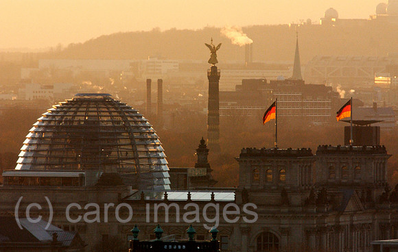 0MW041124D002CARO.JPG