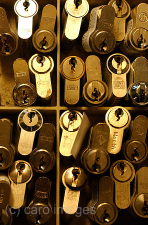 0MW050105D004CARO.JPG