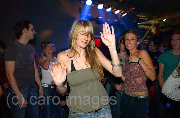 0MW041121D010CARO.JPG