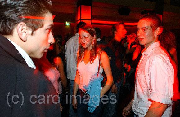 0MW041017D002CARO.JPG