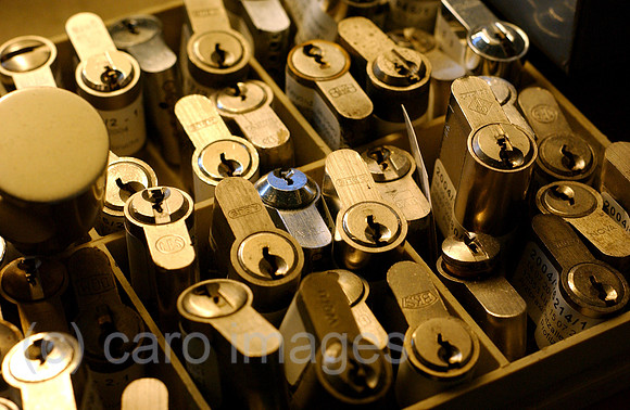 0MW050105D005CARO.JPG
