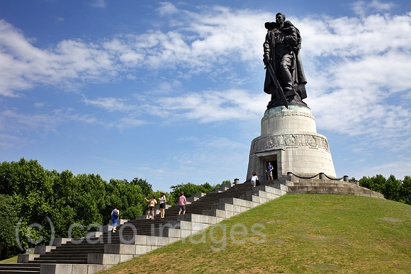 00P130728D081CAROE.JPG