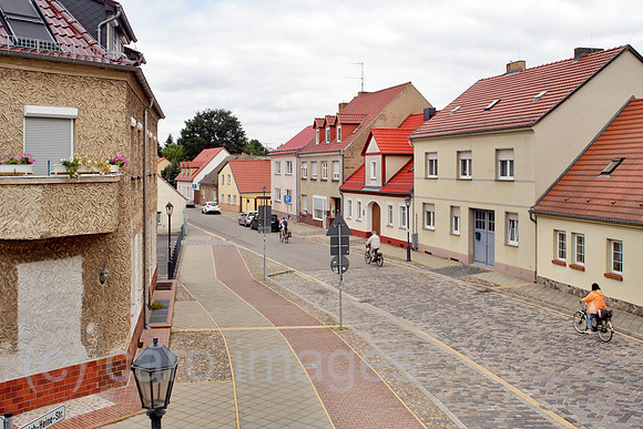 00P130811D111CAROE.JPG