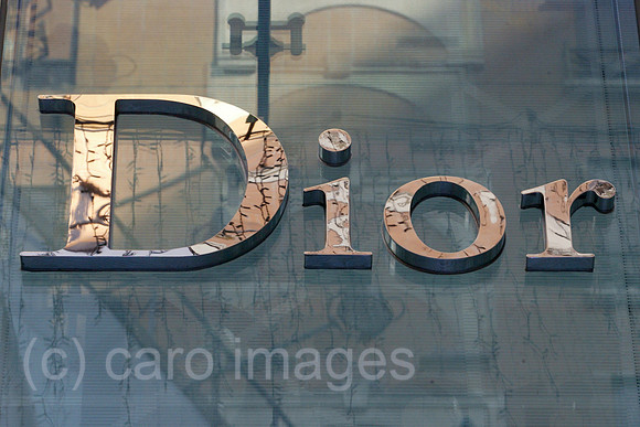 00S031211D011CARO.JPG