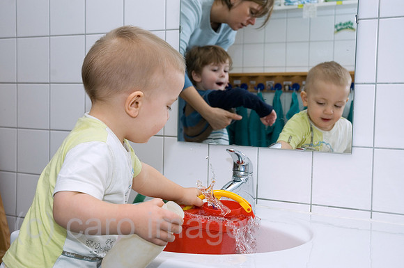 0TS080221D075CAROE.JPG