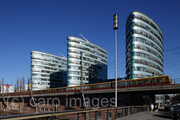 00P140312D212CAROE.JPG