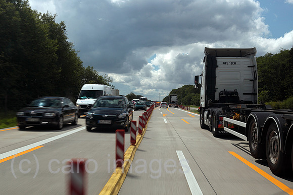 00S110701D227CAROE.JPG