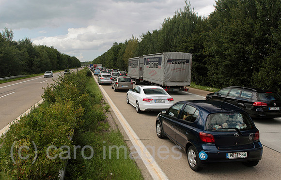 00S110701D212CAROE.JPG
