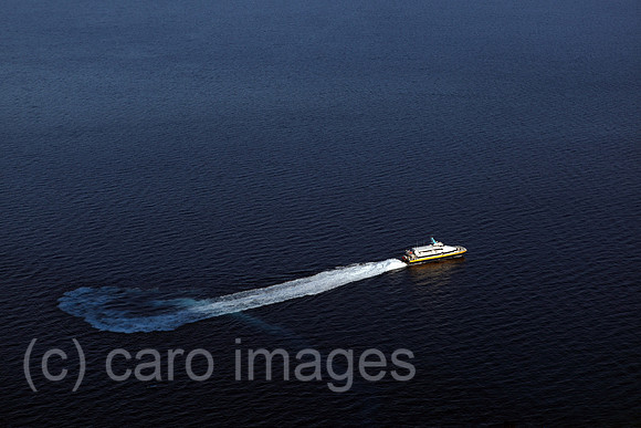 00S110709D015CAROE.JPG