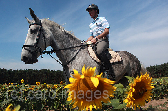 00S100805D015CAROE.JPG