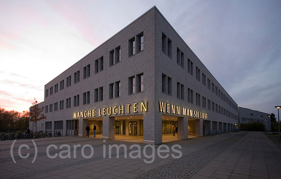 0PR071103D025CAROE.JPG