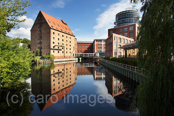 00P120814D130CAROE.JPG