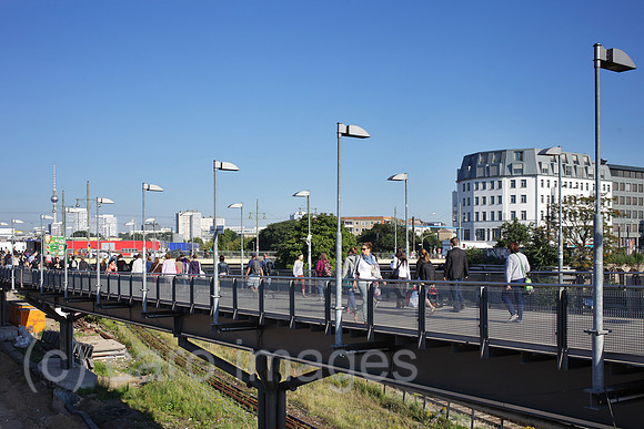 00P120813D104CAROE.JPG