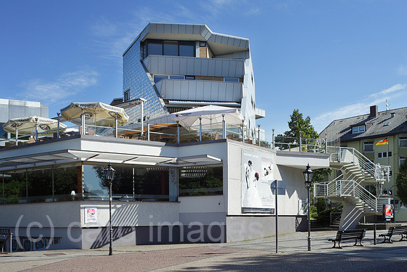 00P120814D117CAROE.JPG