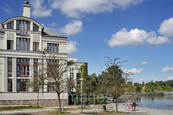 00P120814D134CAROE.JPG