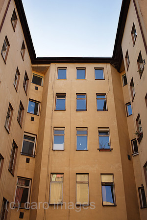 00P120804D495CAROE.JPG