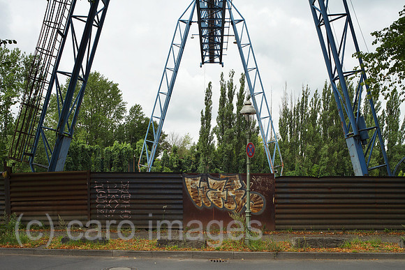 00P120808D015CAROE.JPG