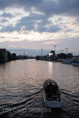 00P120728D416CAROE.JPG