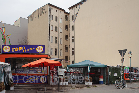 00P120418D018CAROE.JPG