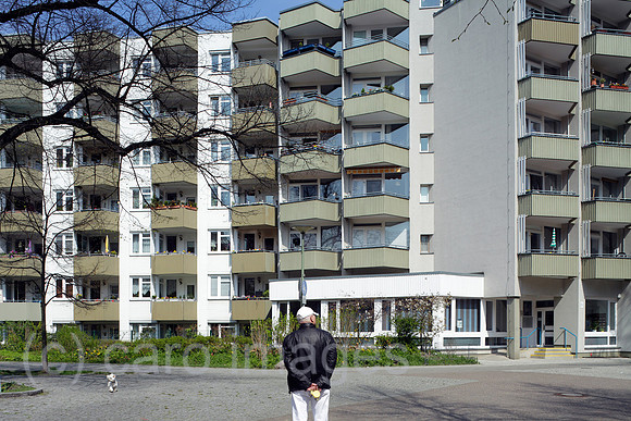 00P120419D029CAROE.JPG