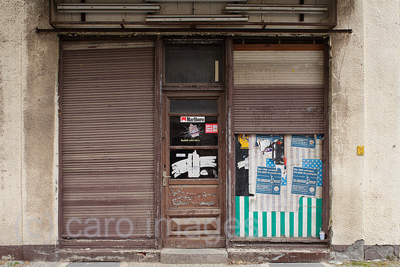00P120426D083CAROE.JPG