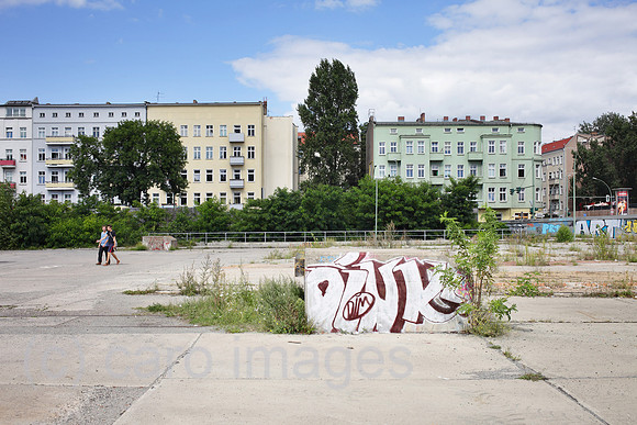 00P120812D069CAROE.JPG