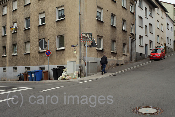 00P120712D037CAROE.JPG