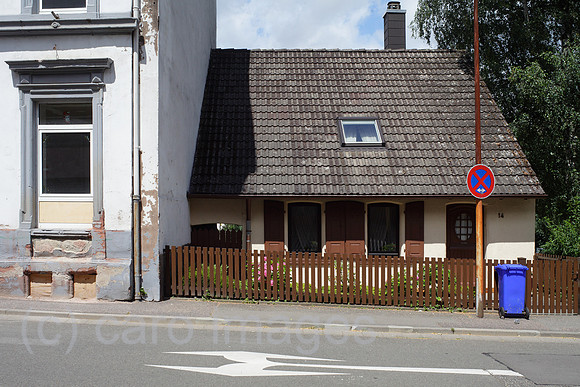 00P120712D011CAROE.JPG